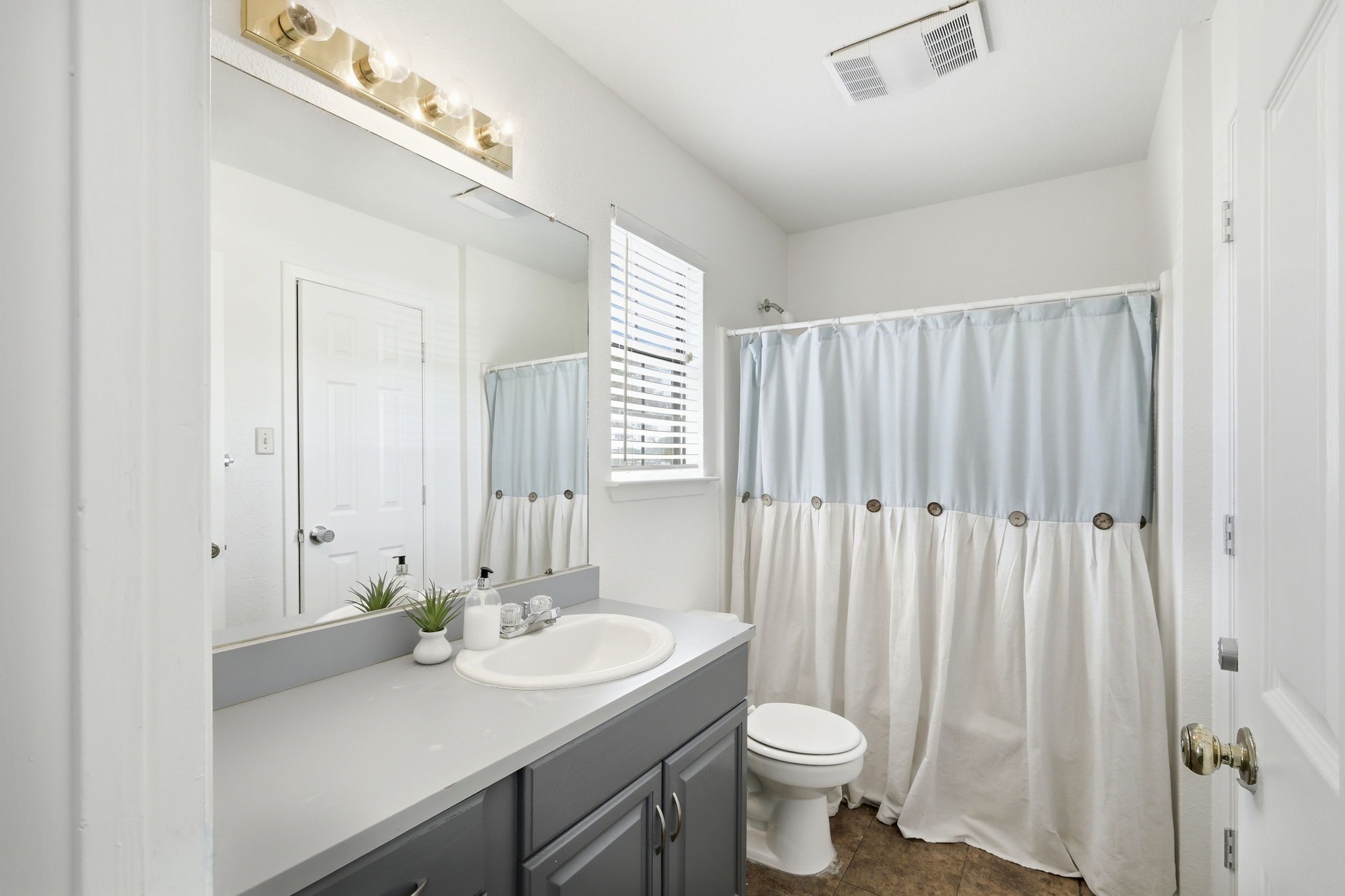 Bathroom in Office 1