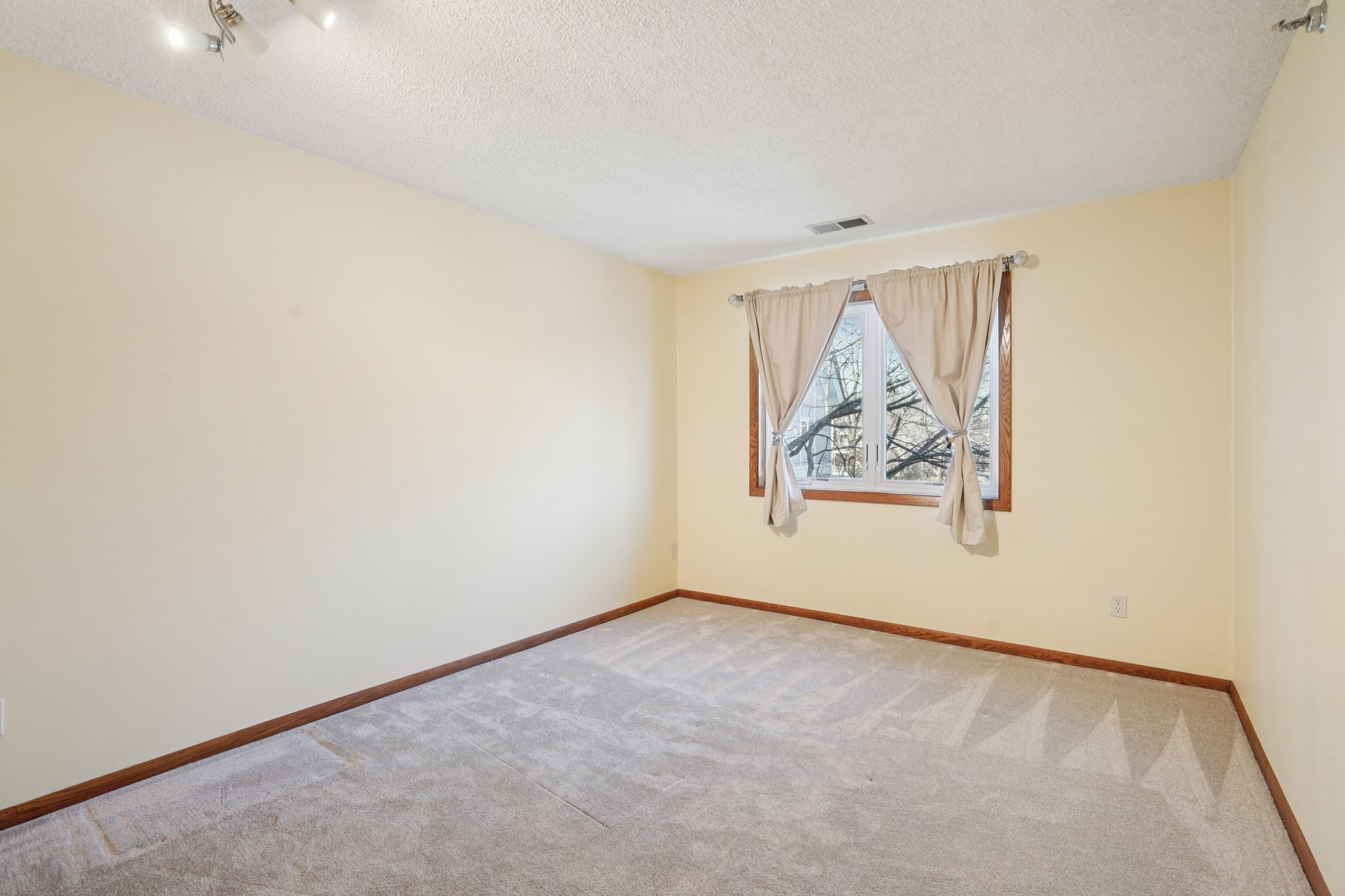 Victoria St-S0303-018.jpg