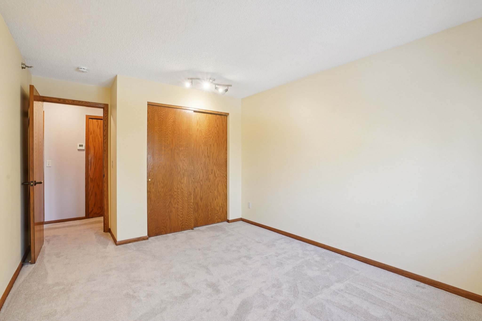 Victoria St-S0303-019.jpg