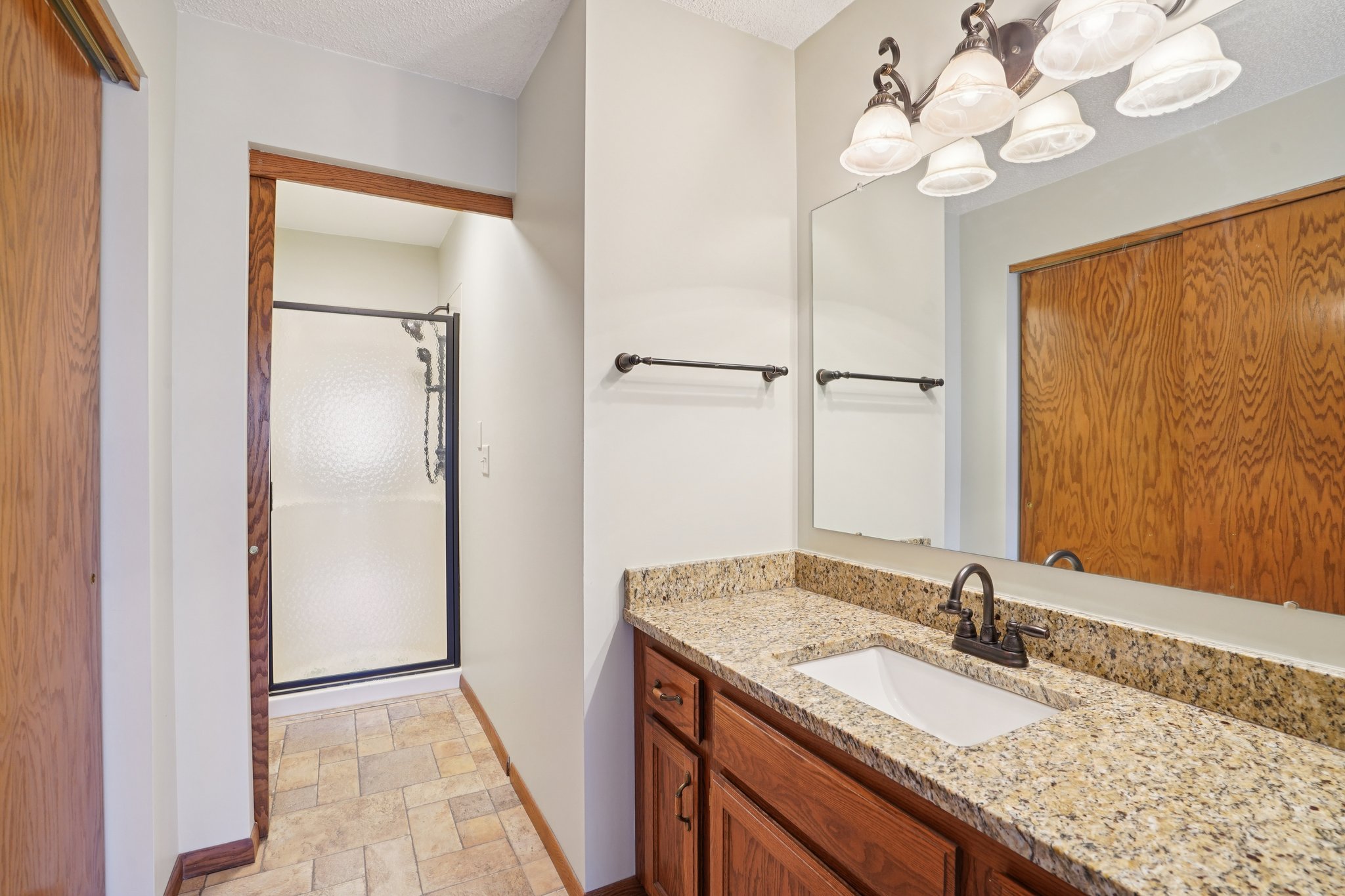 Victoria St-S0303-023.jpg