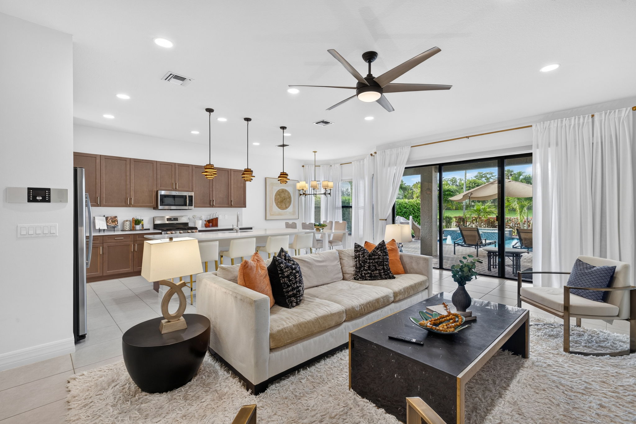 Living Room 4 of 4