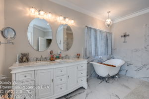 2 (16 of 19) Master Bathroom