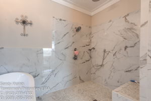 2 (18 of 19) Master Bathroom