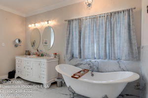 2 (19 of 19) Master Bathroom