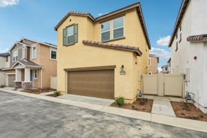 Socal - Prado Community - 40368 Via Jumara-Temecula, CA 92591-002