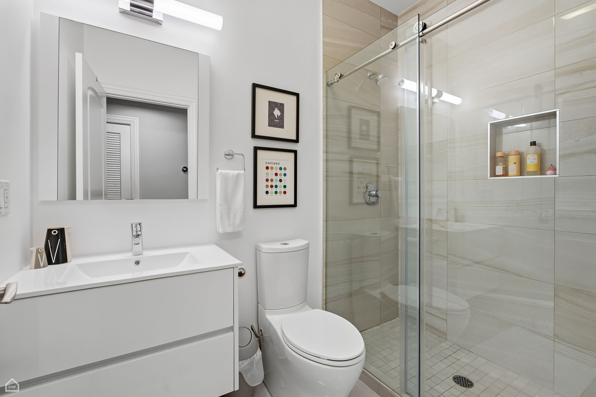 4038 N Kenmore Ave 2 - Brady Miller_CHP2025_029