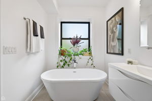 4038 N Kenmore Ave 2 - Brady Miller_CHP2025_018