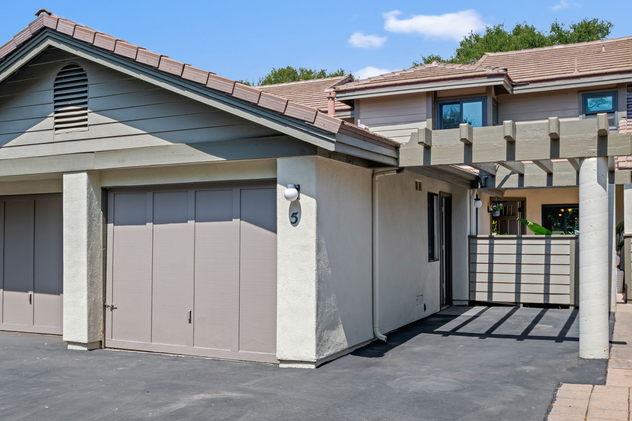 04-Exterior View