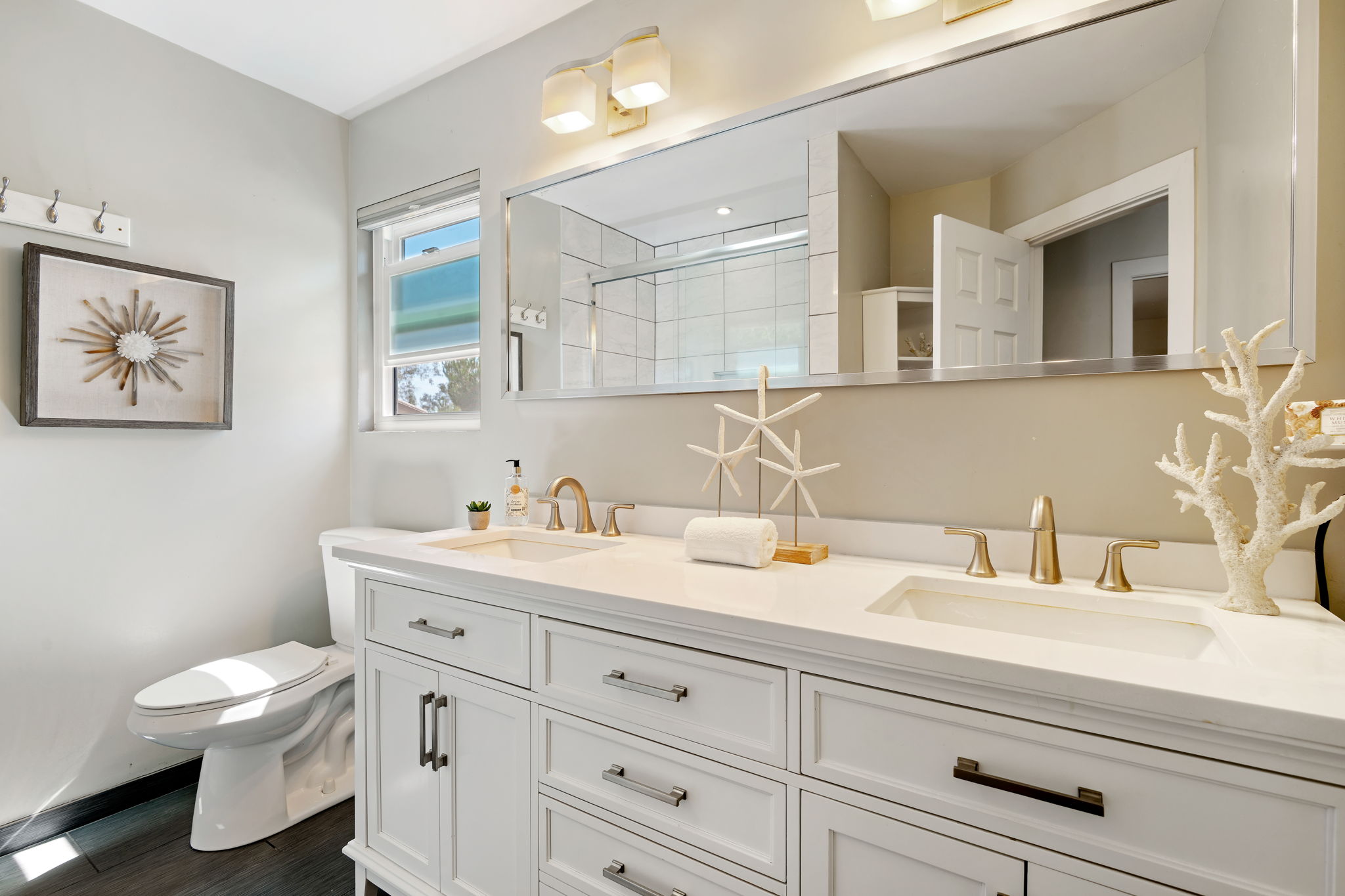 25-Bathroom 2