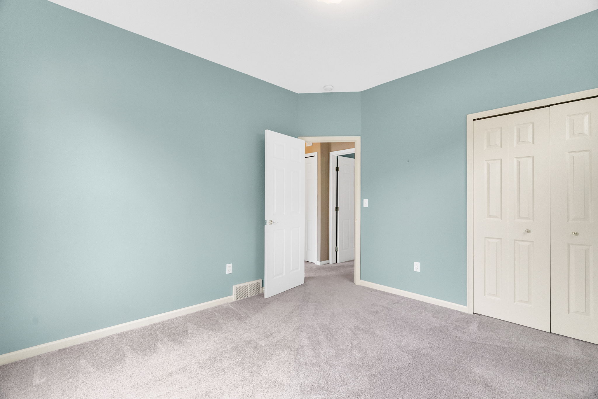 4039 Stoney Creek Dr, Fort Gratiot Township, MI 48059, USA Photo 25