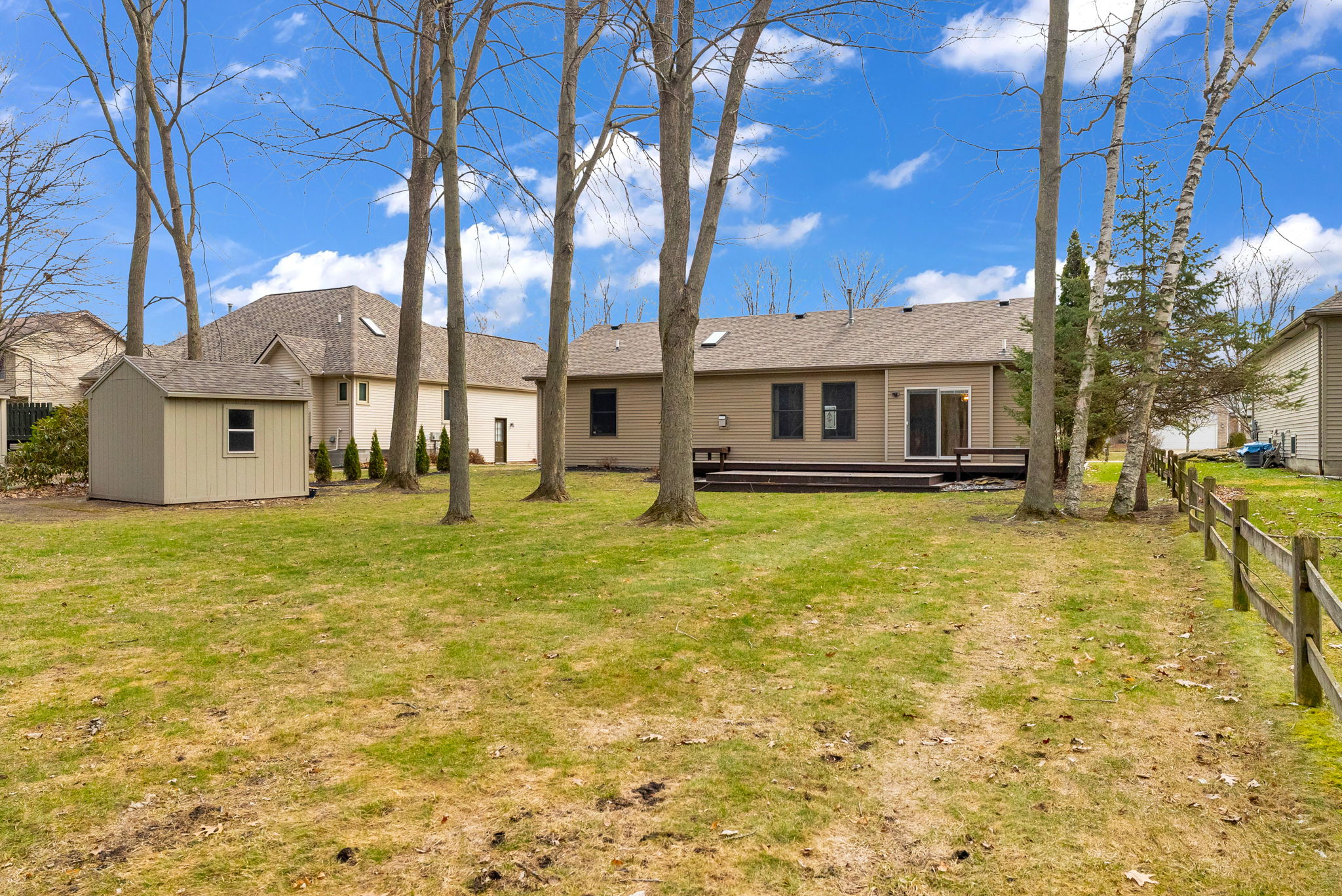 4039 Stoney Creek Dr, Fort Gratiot Township, MI 48059, USA Photo 34