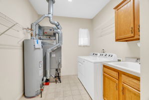 4039 Stoney Creek Dr, Fort Gratiot Township, MI 48059, USA Photo 28