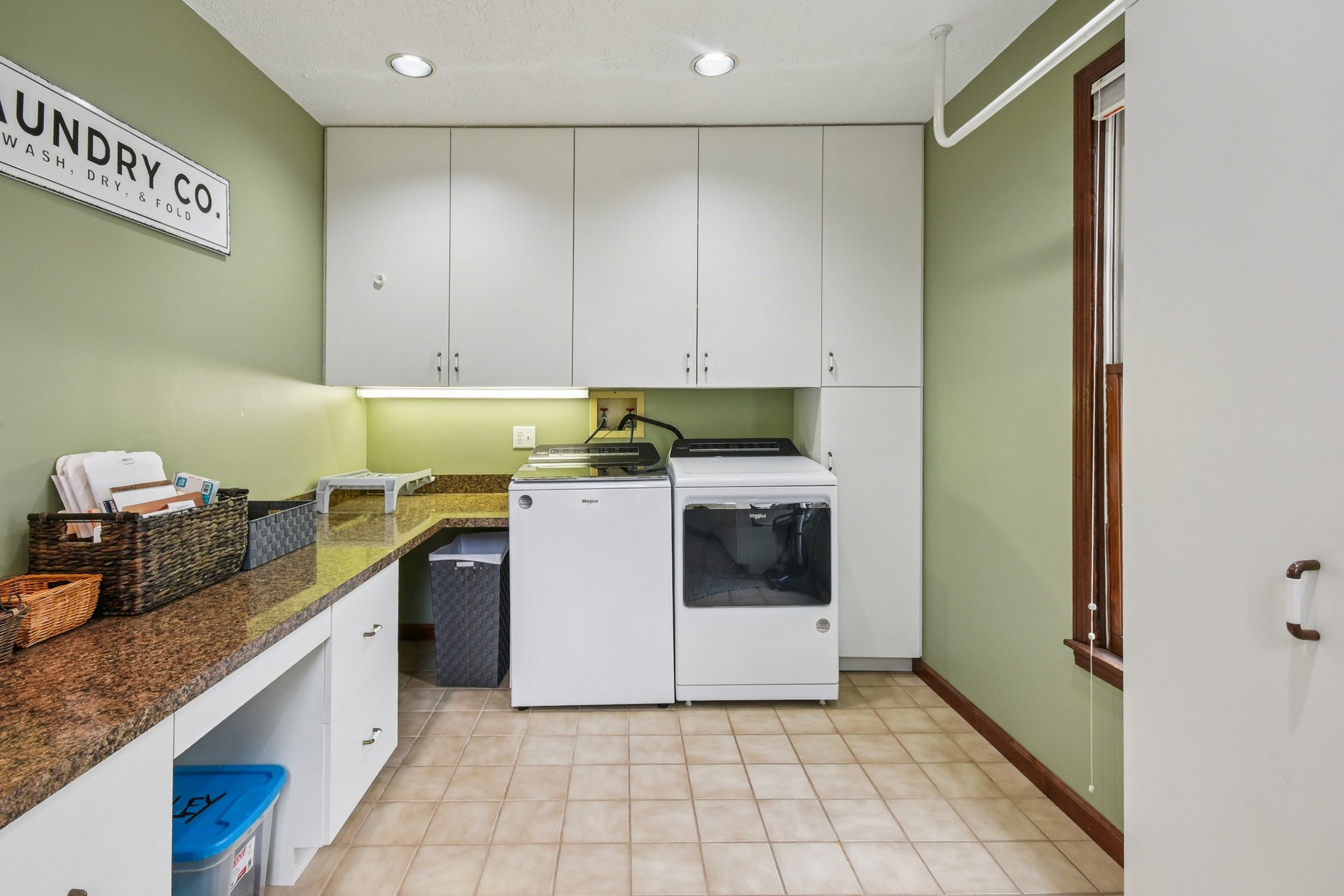 E Benton St-S1911-020.jpg