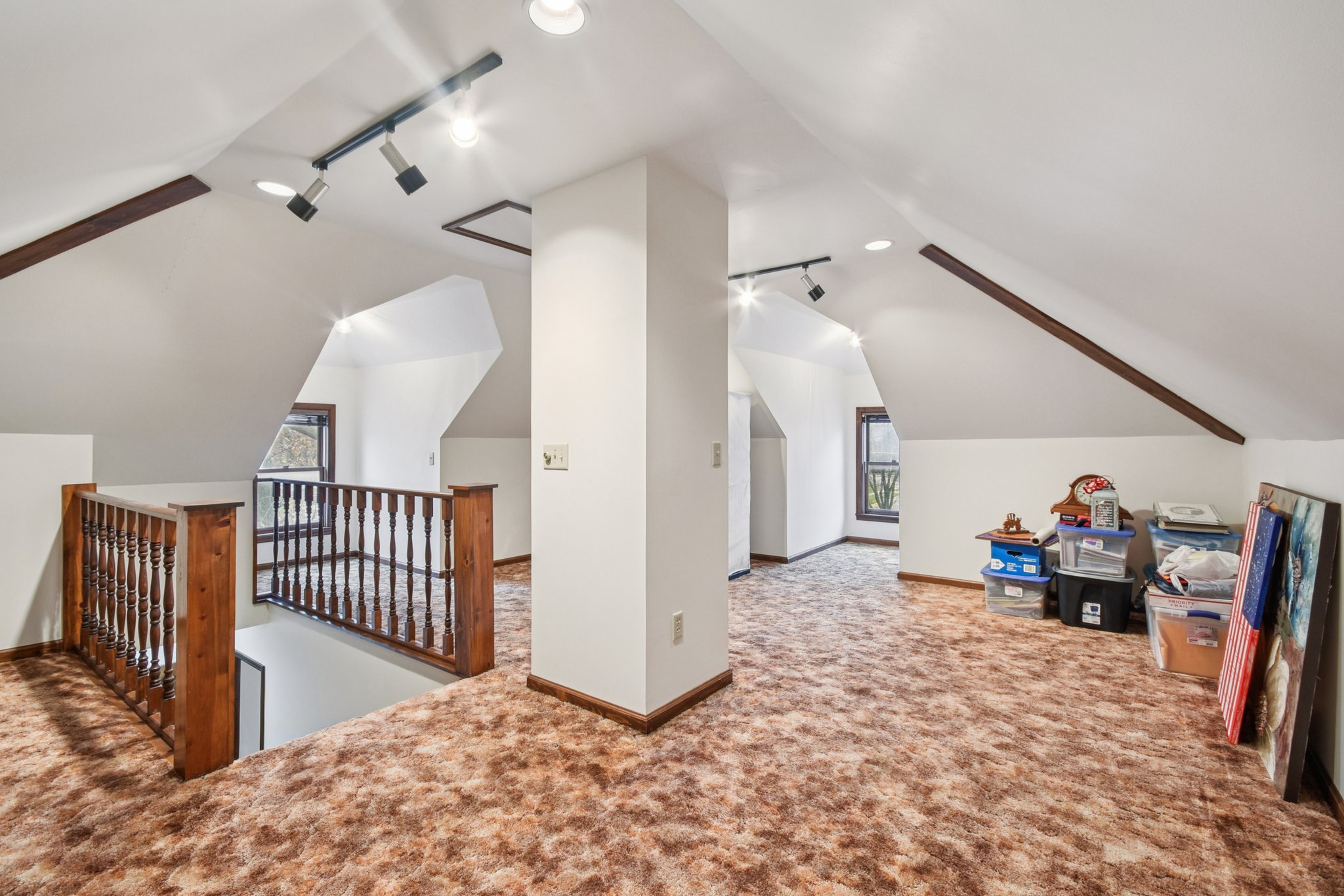 E Benton St-S1911-021.jpg