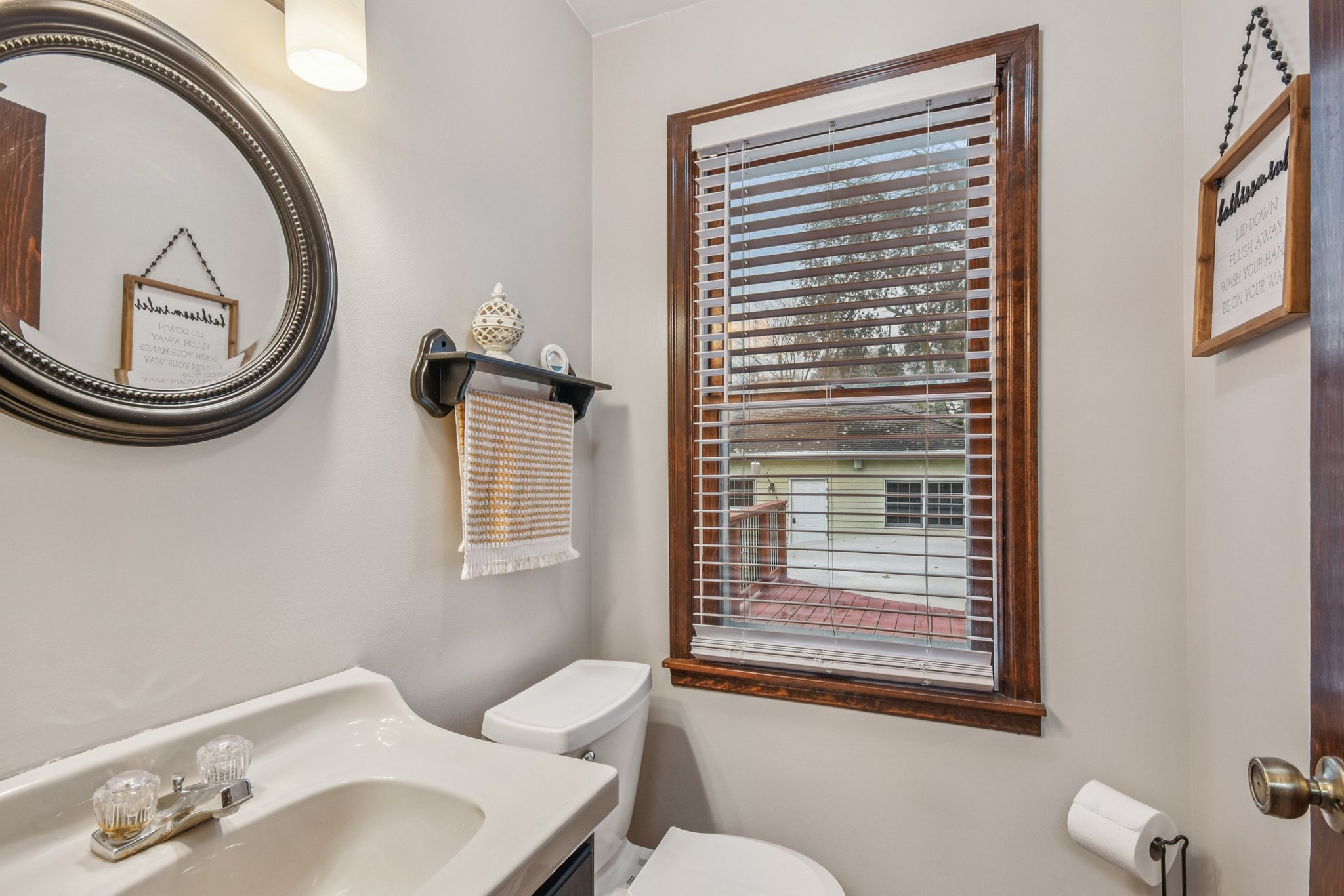 E Benton St-S1911-034.jpg