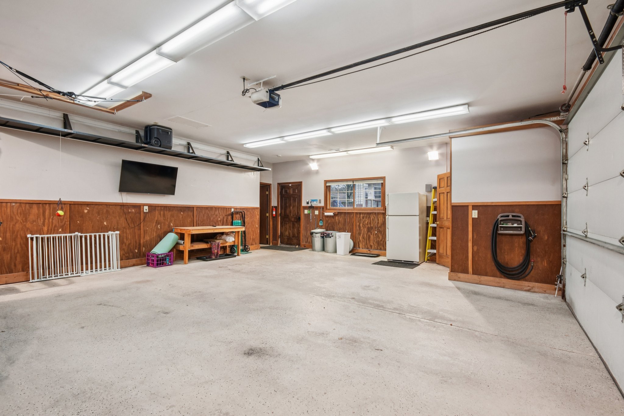 E Benton St-S1911-037.jpg