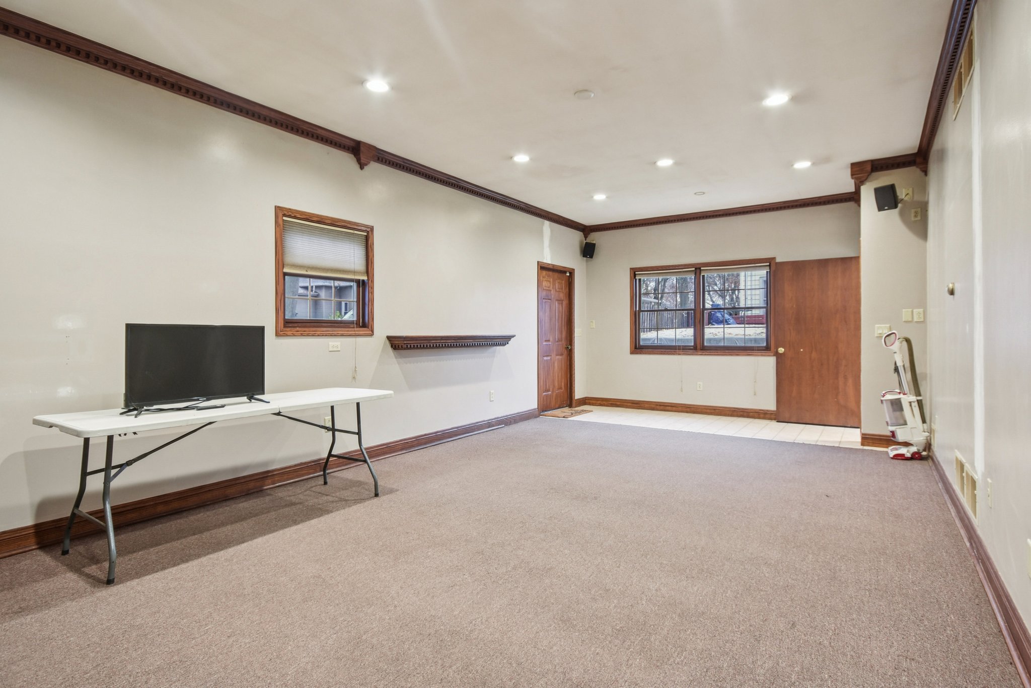 E Benton St-S1911-039.jpg