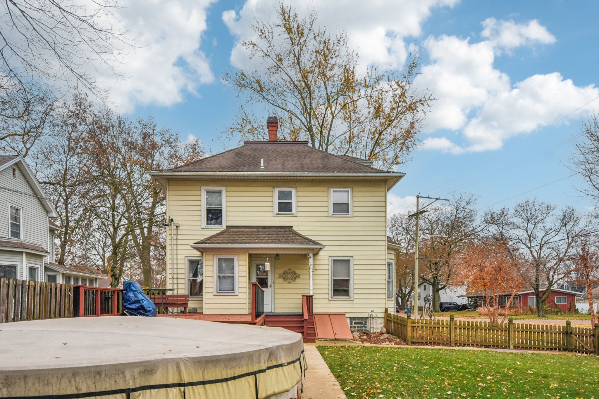 E Benton St-S1911-050.jpg