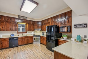 E Benton St-S1911-015.jpg