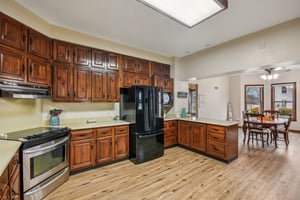 E Benton St-S1911-018.jpg