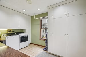 E Benton St-S1911-019.jpg