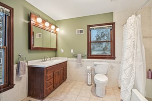 E Benton St-S1911-027.jpg