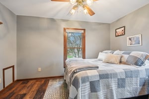 E Benton St-S1911-032.jpg