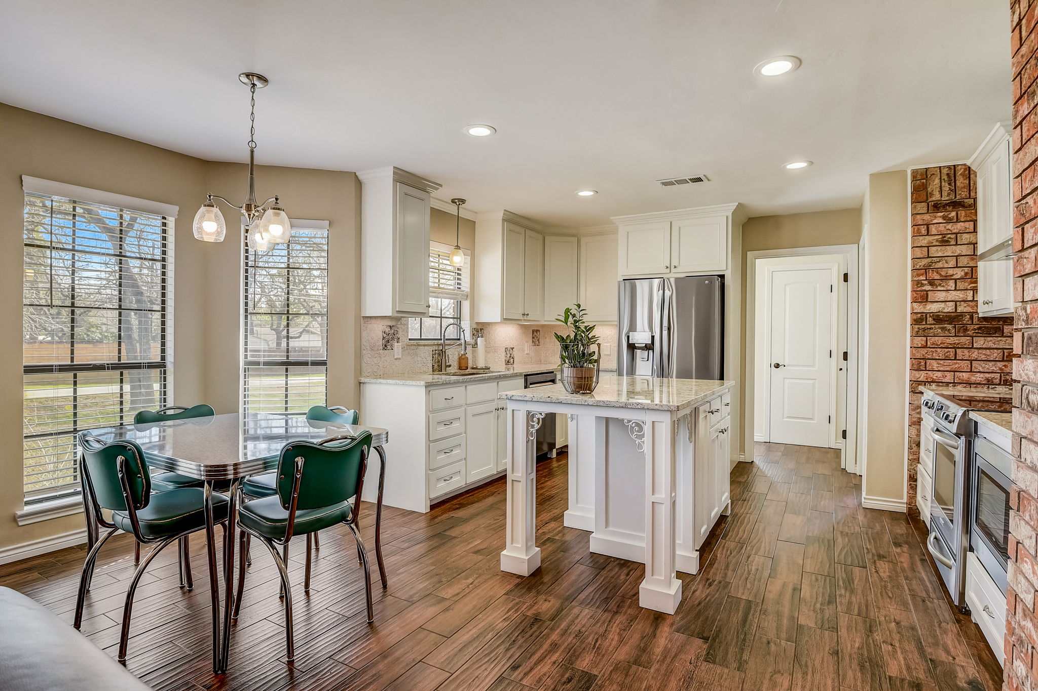 Oak Crest Hill Dr-012