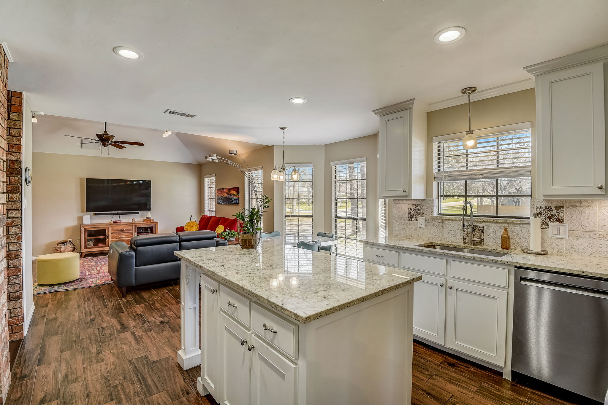 Oak Crest Hill Dr-013