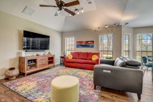 Oak Crest Hill Dr-018