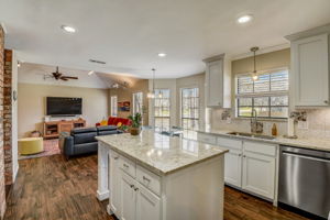 Oak Crest Hill Dr-013