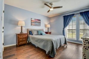 Oak Crest Hill Dr-032