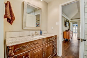 Oak Crest Hill Dr-024