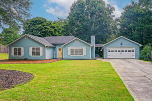 1 Aerial Ext Front A w Driveway