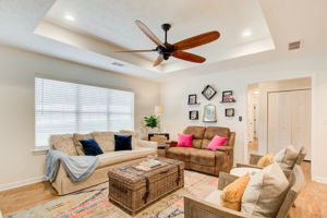 6 Living Room A w Foyer