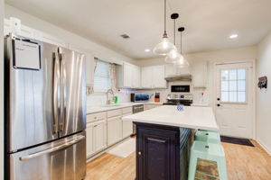 14 Kitchen B w Ext Walkout