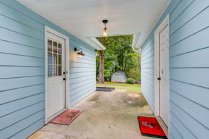 15 Ext Main Structure + Detached Garage Breezway