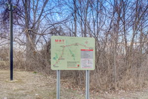 Sandy Creek Dr-030