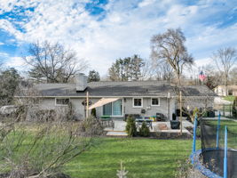 Sandy Creek Dr-043