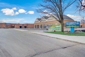 Sandy Creek Dr-032