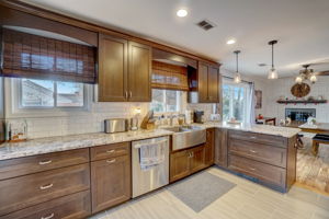 Sandy Creek Dr-011