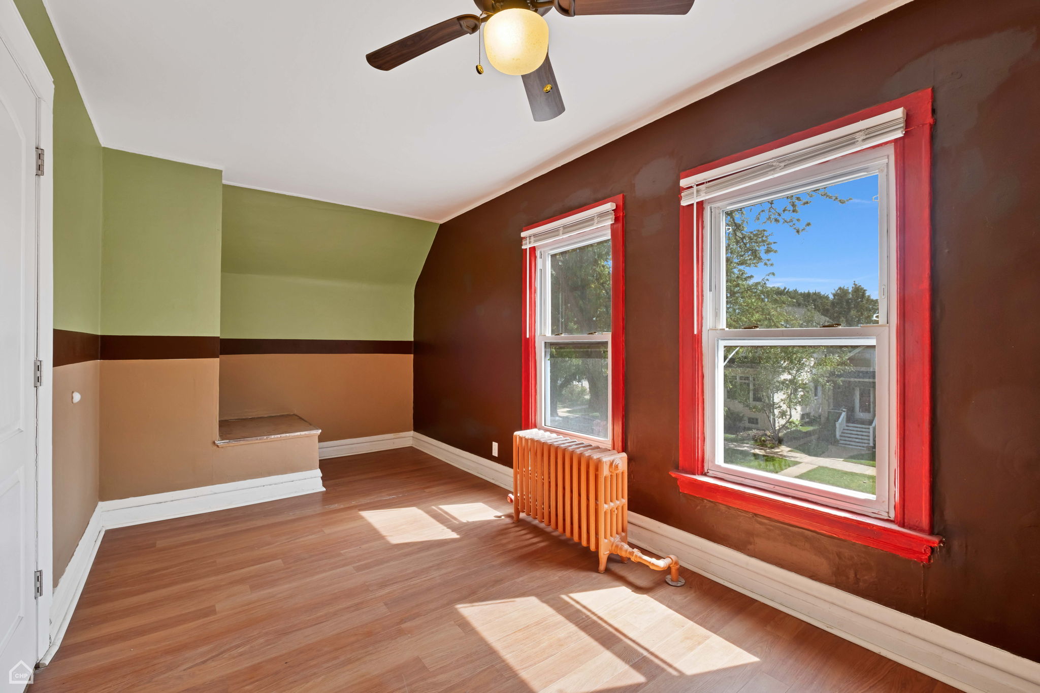  4042 N Kenneth Ave_006