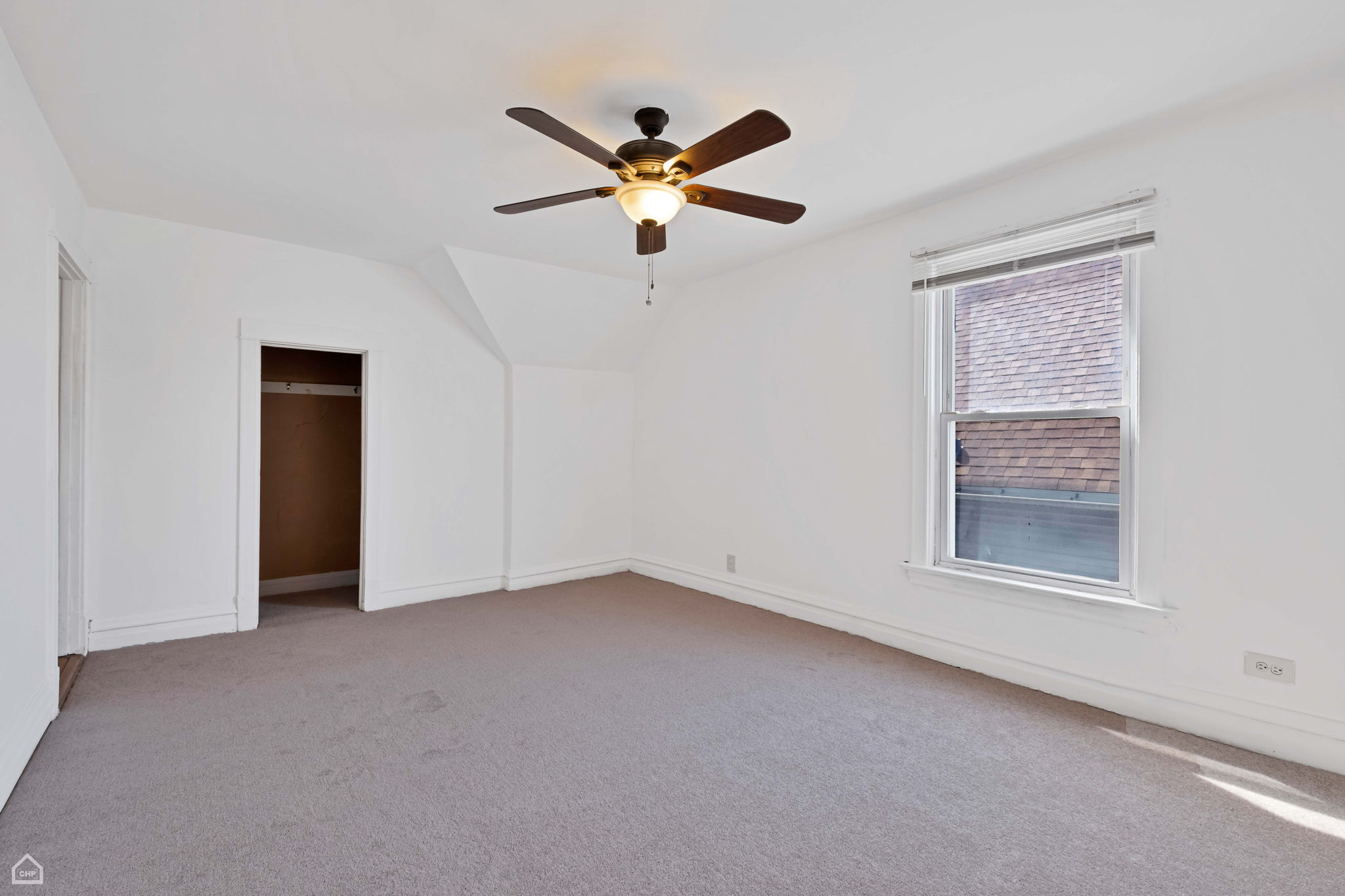  4042 N Kenneth Ave_011