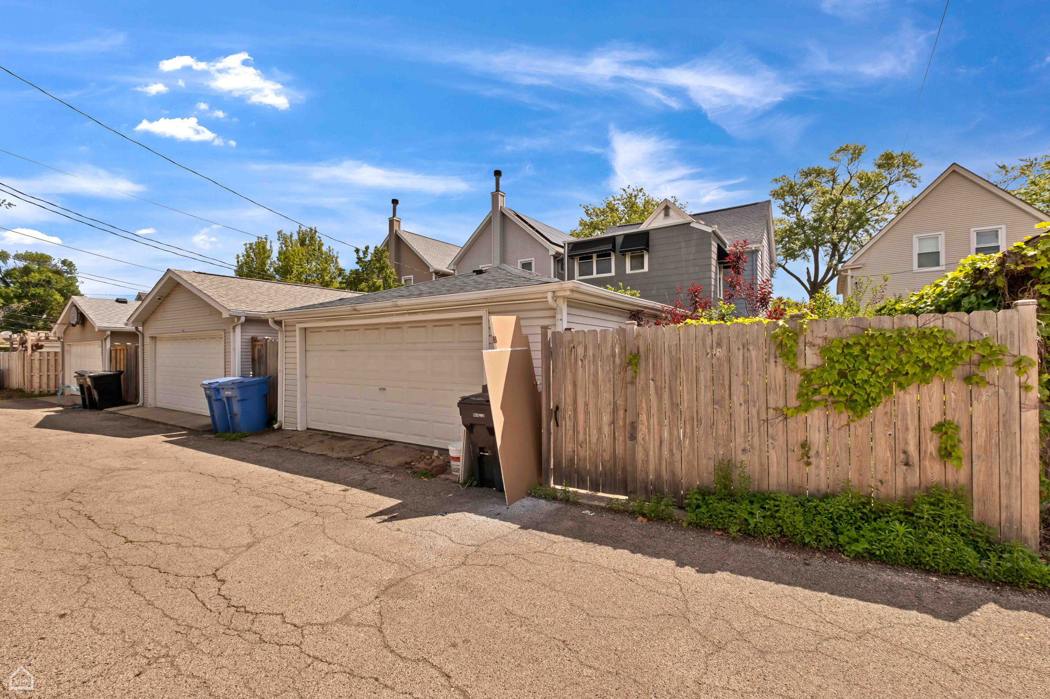  4042 N Kenneth Ave_031