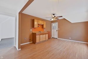  4042 N Kenneth Ave_012