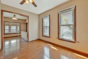  4042 N Kenneth Ave_021