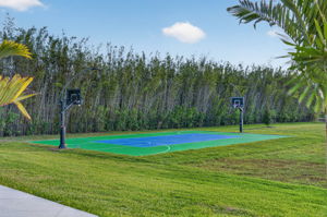Basketball / Pickleball Court