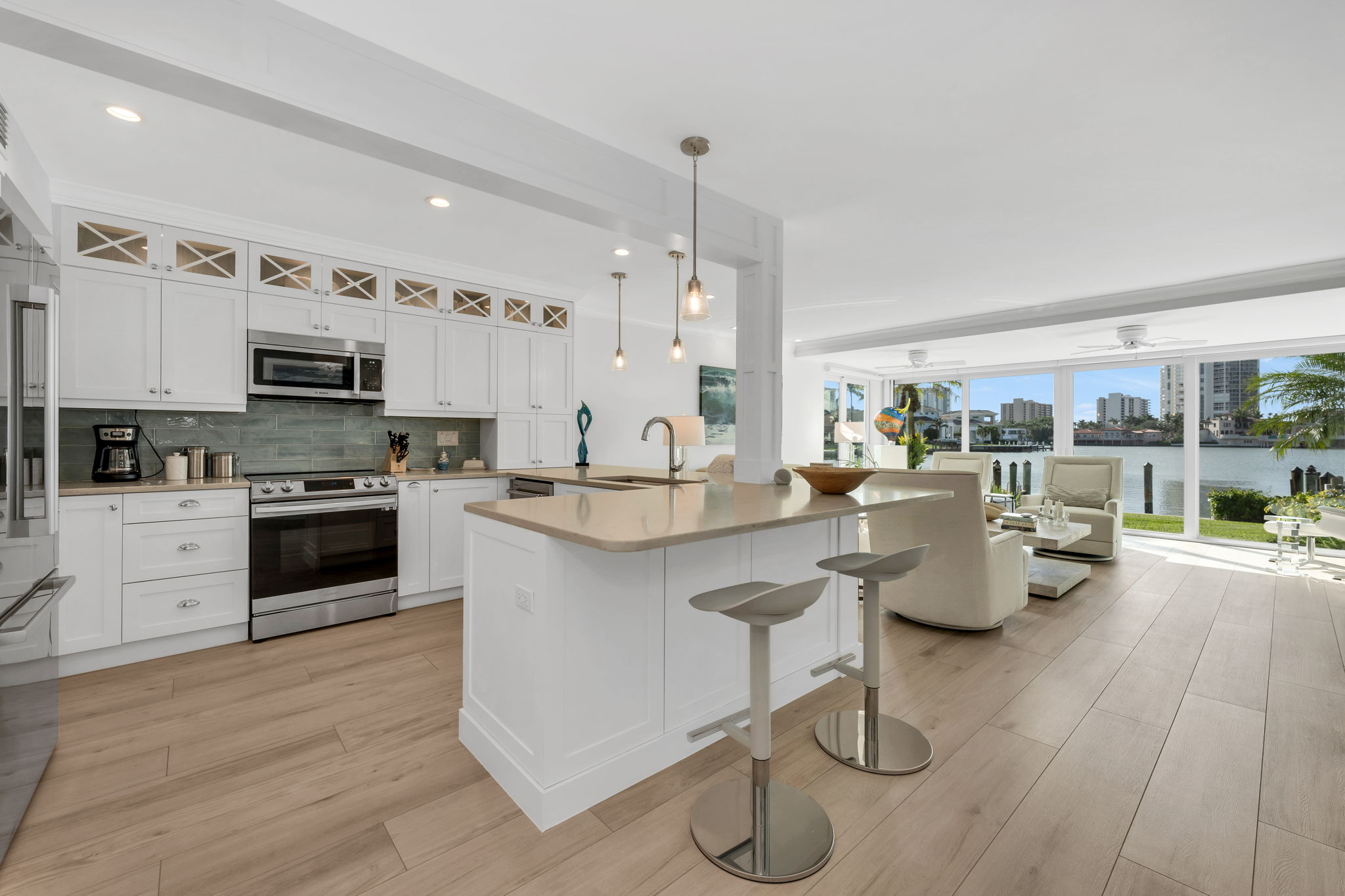 Breakfast Bar - Kitchen