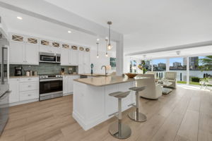 Breakfast Bar - Kitchen