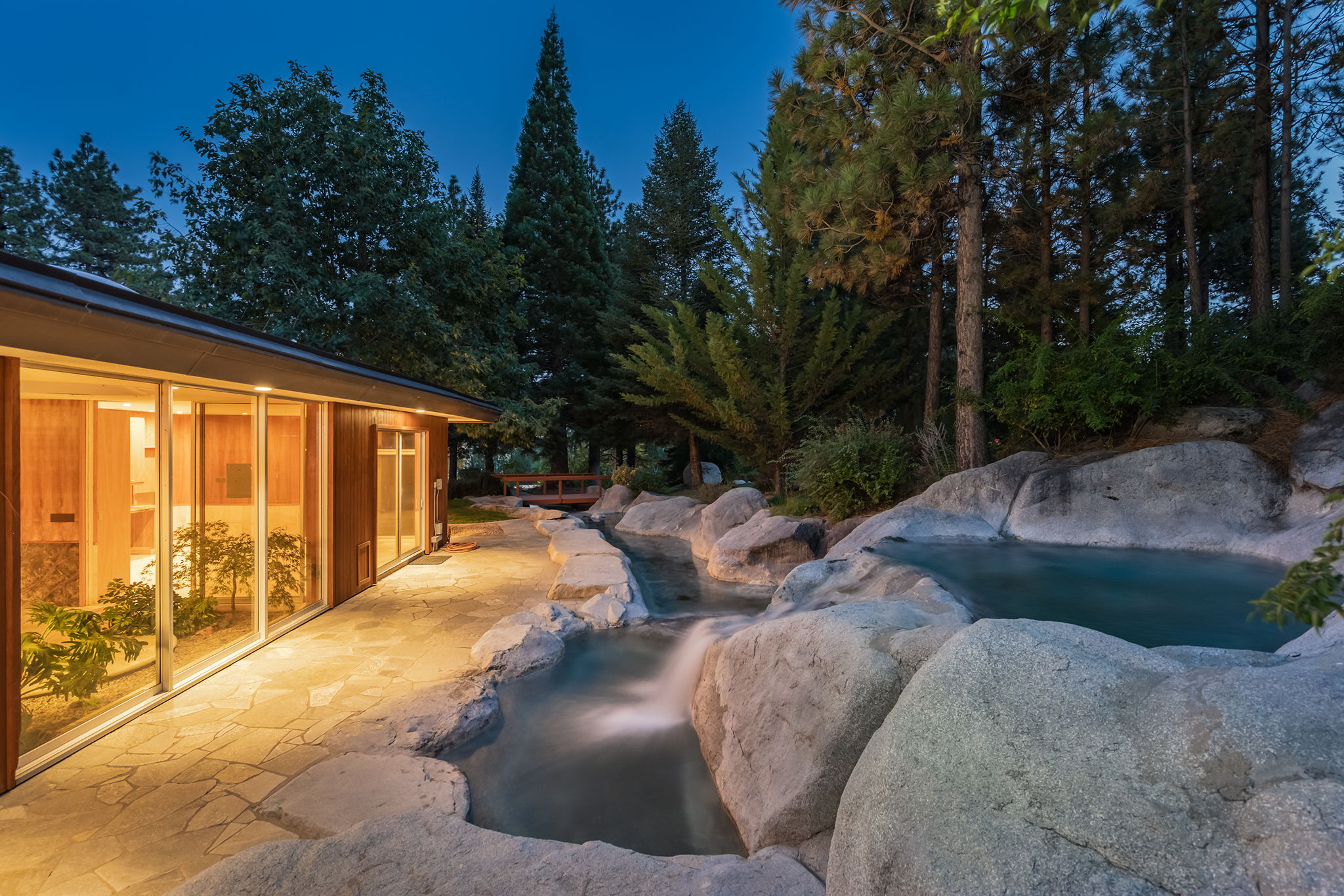 4045 Old Highway 395 Photo 110